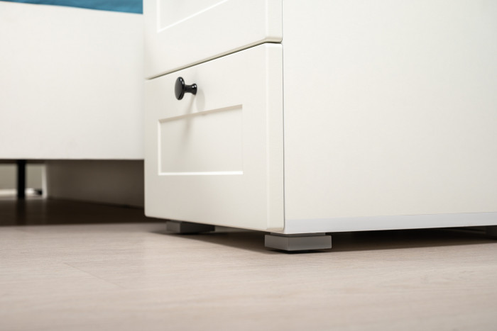 Остин 11.53 Кровать + ортопед + 16.47 Тумба под ТВ + 16.152 Тумба прикроватная, белый шагрень/дуб крафт золотой